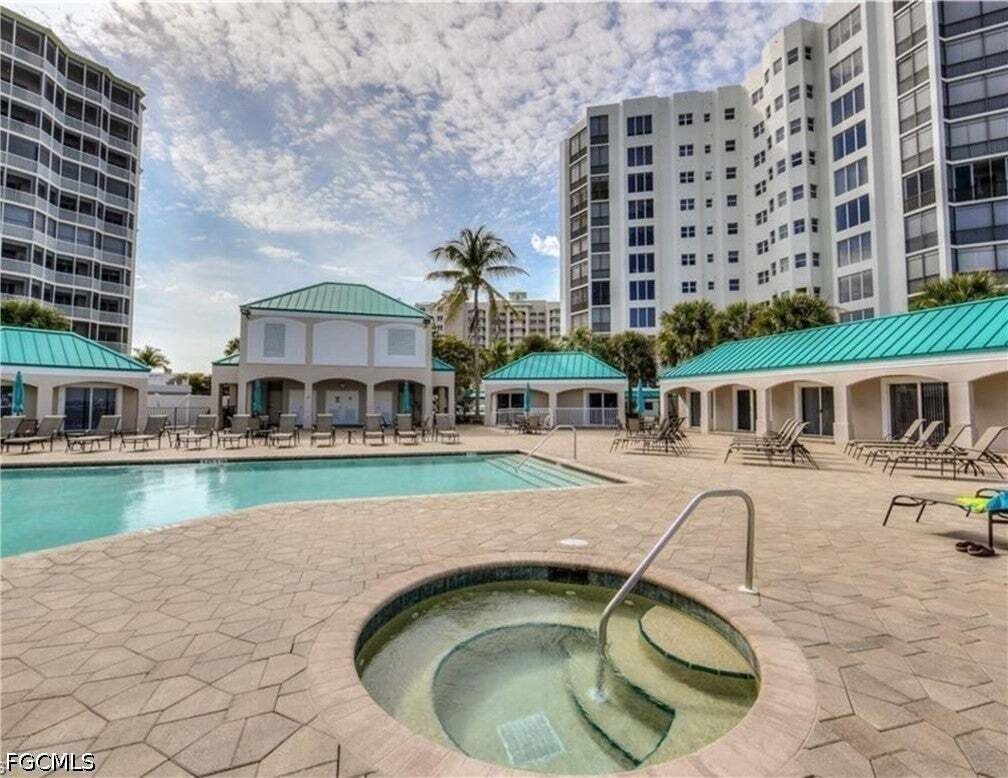 Condo in Fort Myers Beach, Florida, United States 2 - 19043473