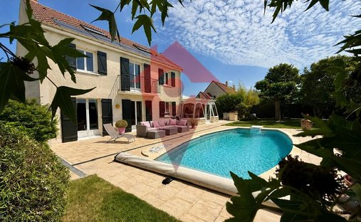 Maison à Les Alluets-le-Roi, Île-de-France, France 1