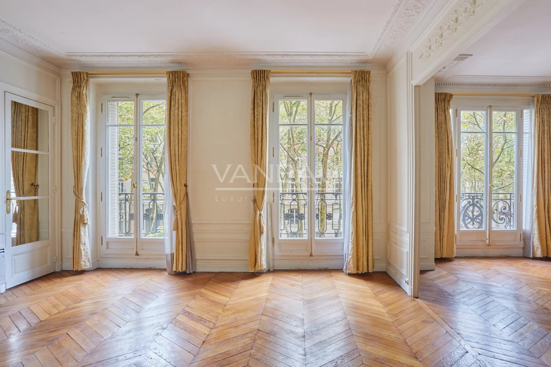 Apartment in Ecole Militaire, Paris 7e Arrondissement, Paris 5 - 19044448
