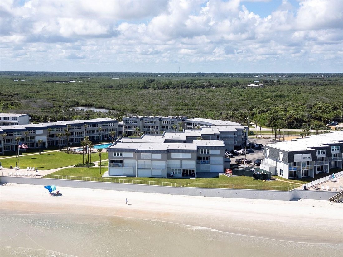 Condo in New Smyrna Beach, Florida, United States 2 - 19043645