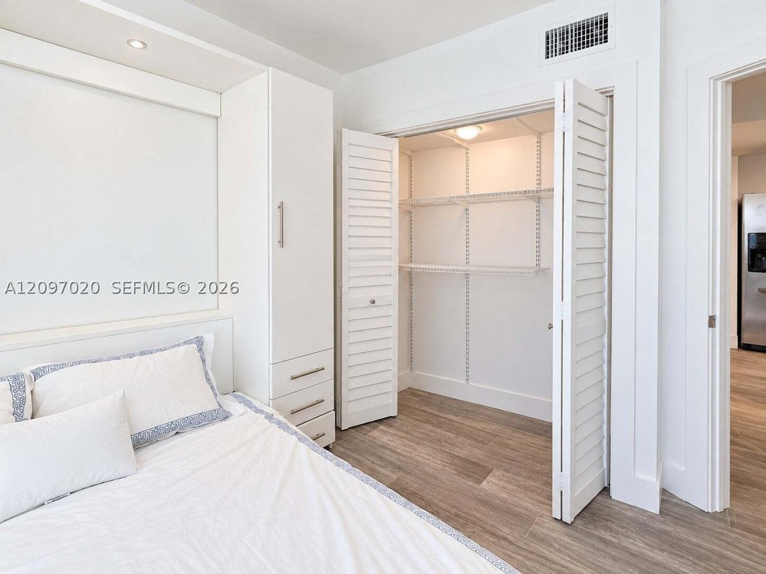 Condo in Miami Beach, Florida, United States 2 - 19043711