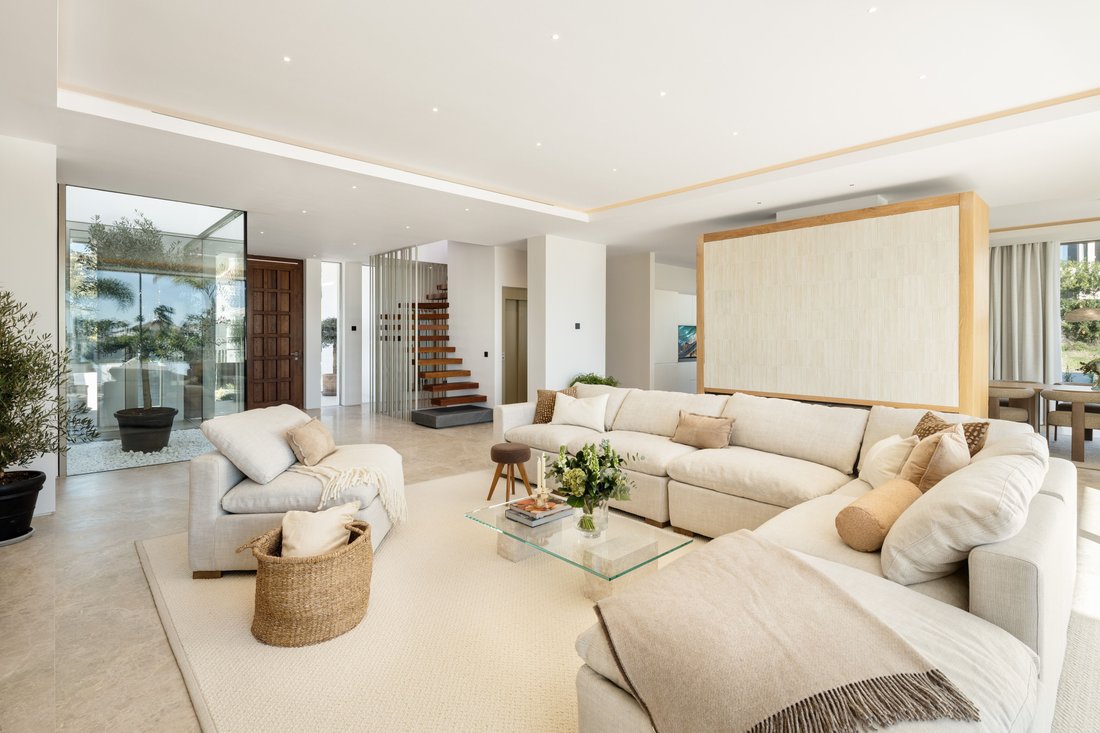 Villa in Puerto Banus, Marbella, Spain 5 - 19043819