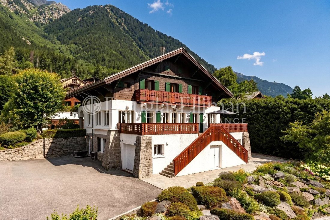 Chalet in Chamonix-Mont-Blanc, Auvergne-Rhône-Alpes, France 2 - 19044218