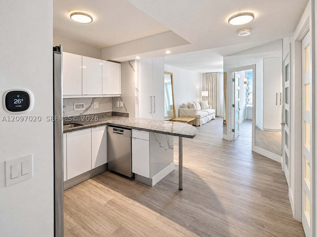 Condo in Miami Beach, Florida, United States 1 - 19043711