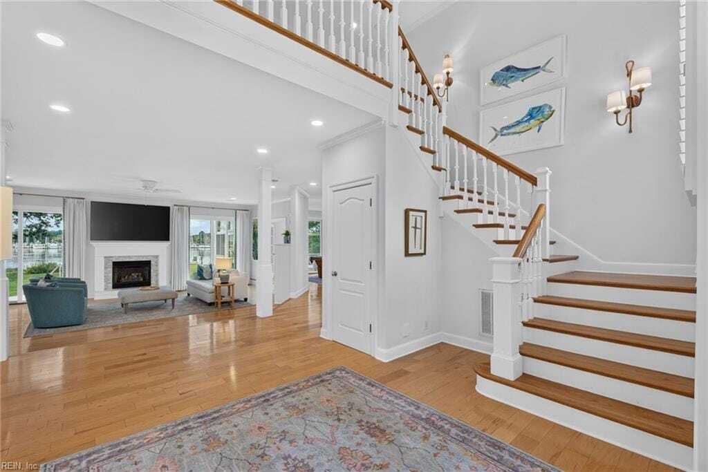 House in Hayes, Virginia, United States 4 - 19043946