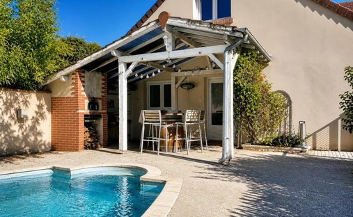 Maison à Yvoy-le-Marron, Centre-Val de Loire, France 1