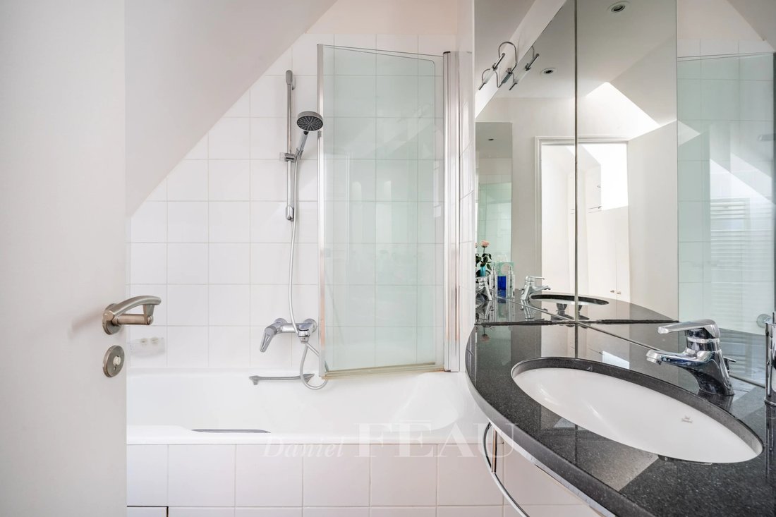 Apartment in Saint Thomas d'Aquin, Paris 7e Arrondissement, Paris 5 - 19043750