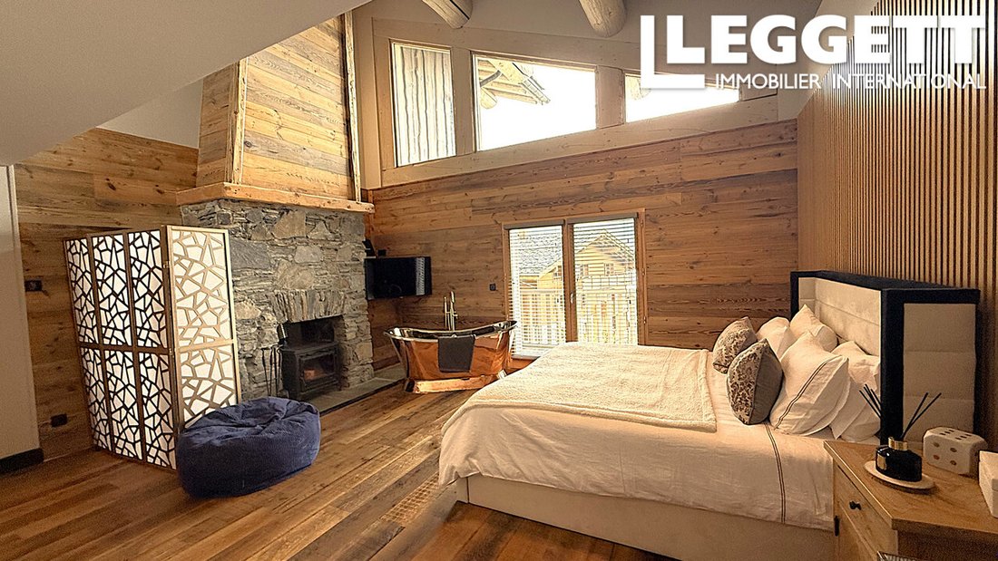 Chalet in Sainte-Foy-Tarentaise, Auvergne-Rhône-Alpes, France 3 - 19044661