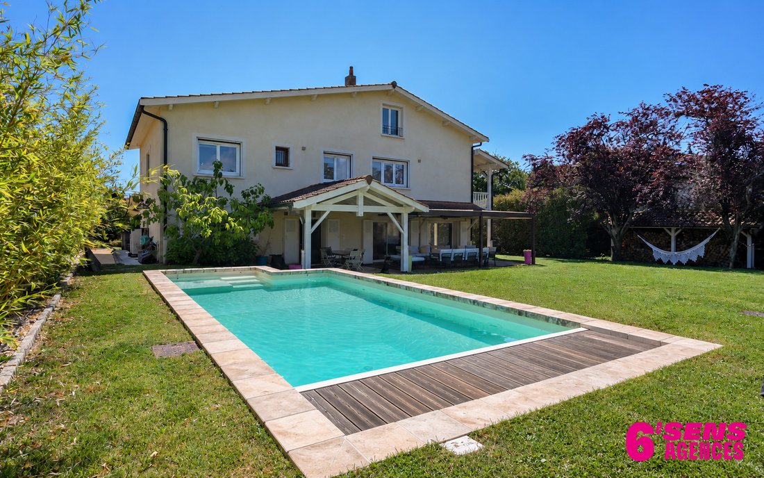 House in Zone Centrale, Chaponost, France 1 - 19044639