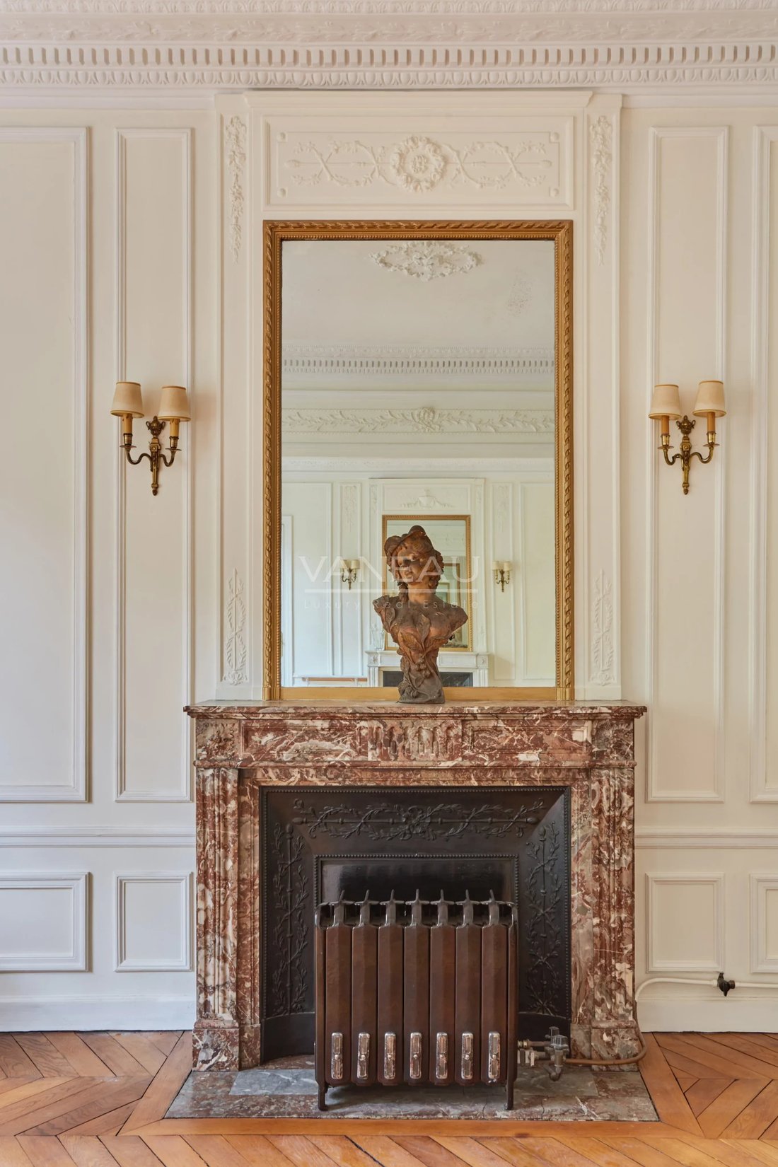 Apartment in Ecole Militaire, Paris 7e Arrondissement, Paris 4 - 19044448