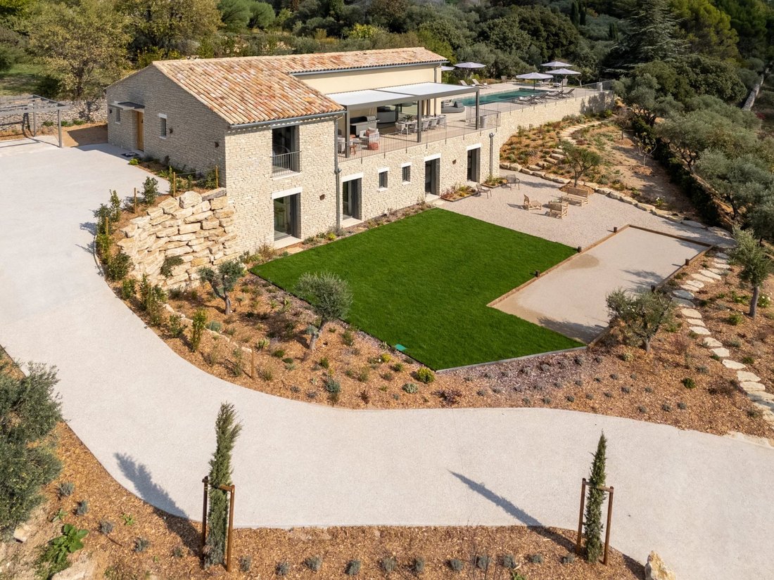 Country House in Saint-Saturnin-lès-Apt, Provence-Alpes-Côte d'Azur, France 1 - 19044323