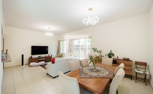 Apartment in Business Bay, Dubai, United Arab Emirates 1