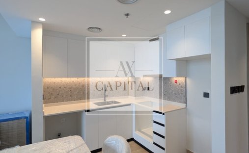 Apartment in Business Bay, Dubai, United Arab Emirates 1