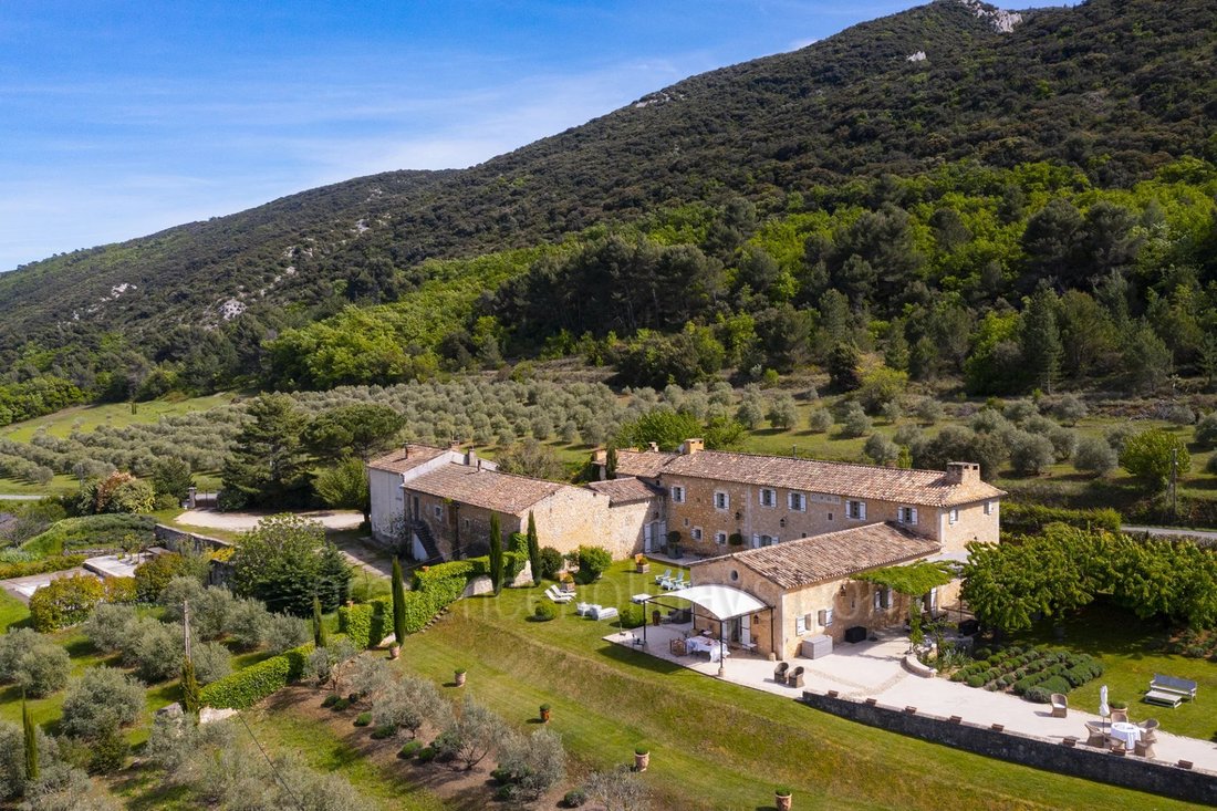 Casa de Campo en Bonnieux, Provenza-Alpes-Costa Azul, Francia 1 - 19044375