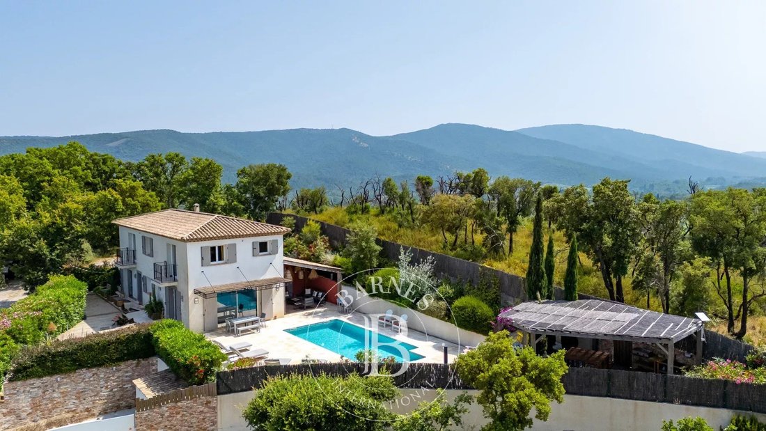 Villa in Grimaud, Provence-Alpes-Côte d'Azur, France 1 - 19044465