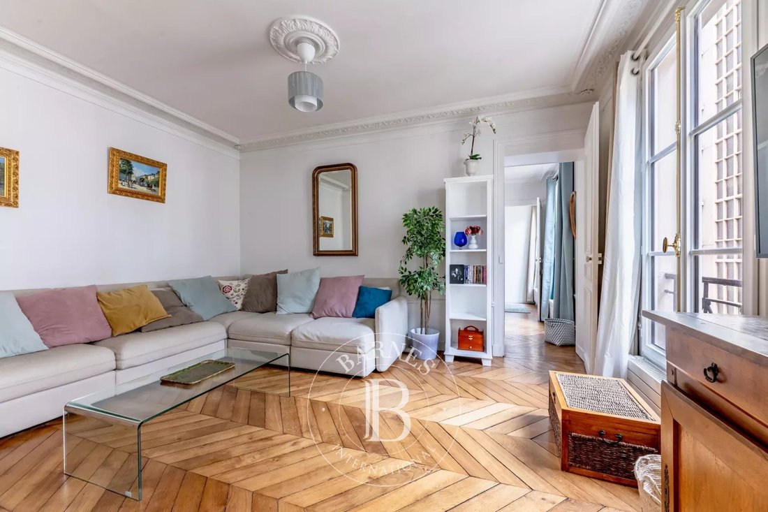 Apartment in Saint Philippe du Roule, Paris 8e Arrondissement, Paris 1 - 19043961