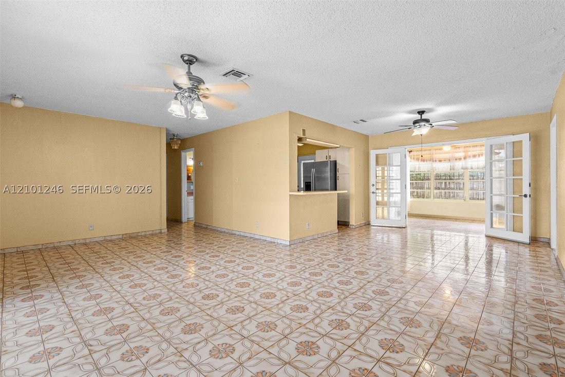 House in Miami, Florida, United States 5 - 19043688