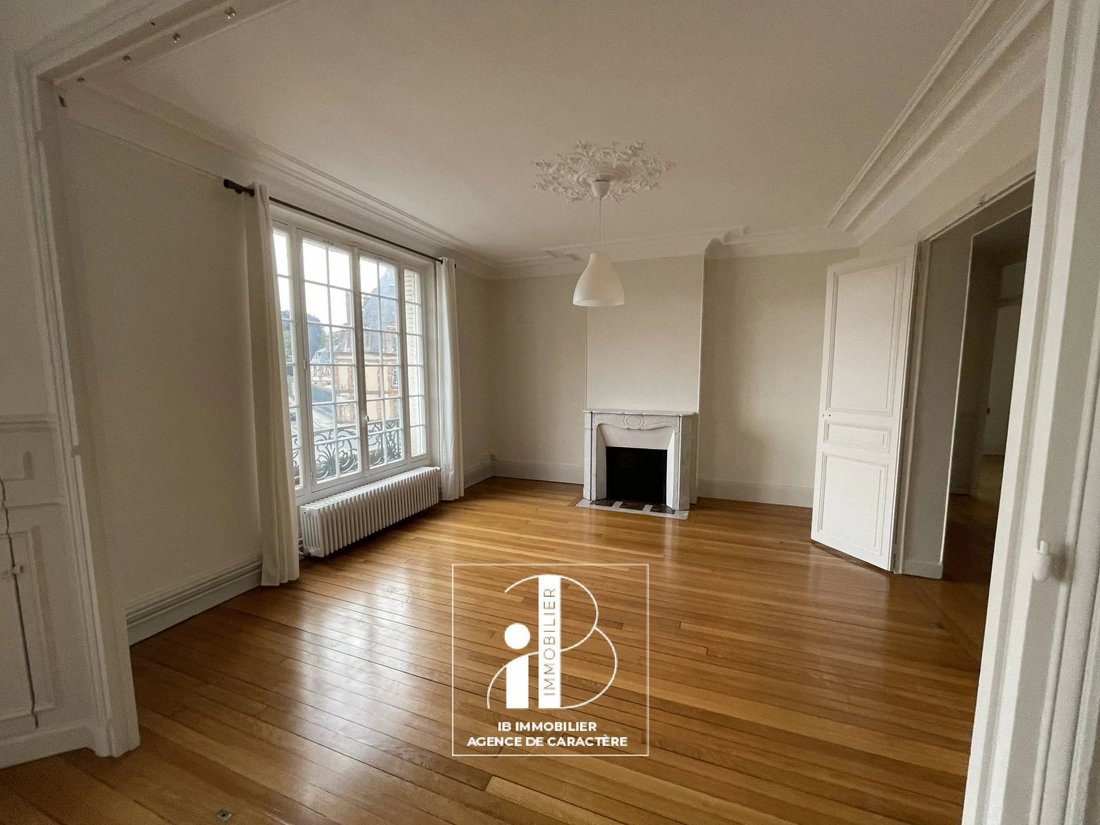 Apartment in Fontainebleau, Ile-de-France, France 1 - 19044559