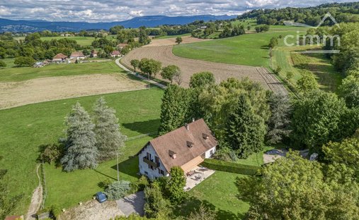 Domaine à Nord, La Tour-du-Pin, France 1