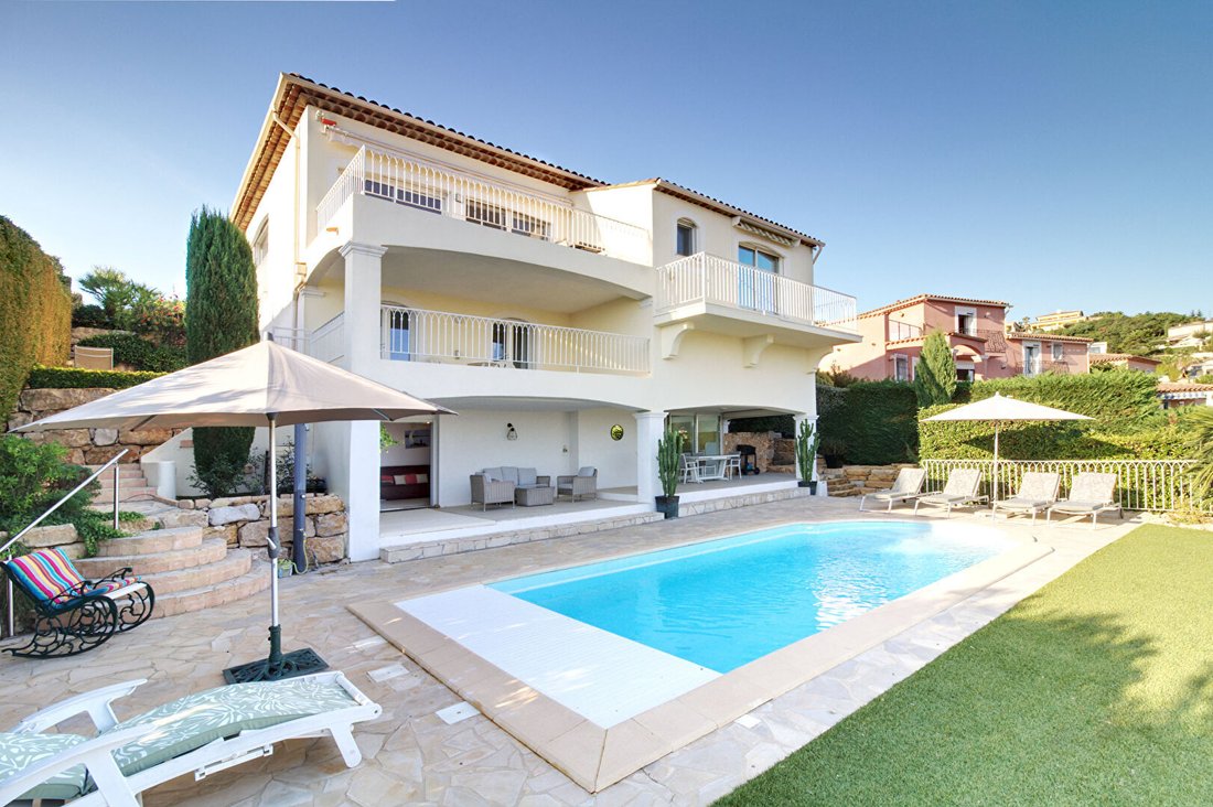 Casa en Fréjus, Provenza-Alpes-Costa Azul, Francia 1 - 19044126