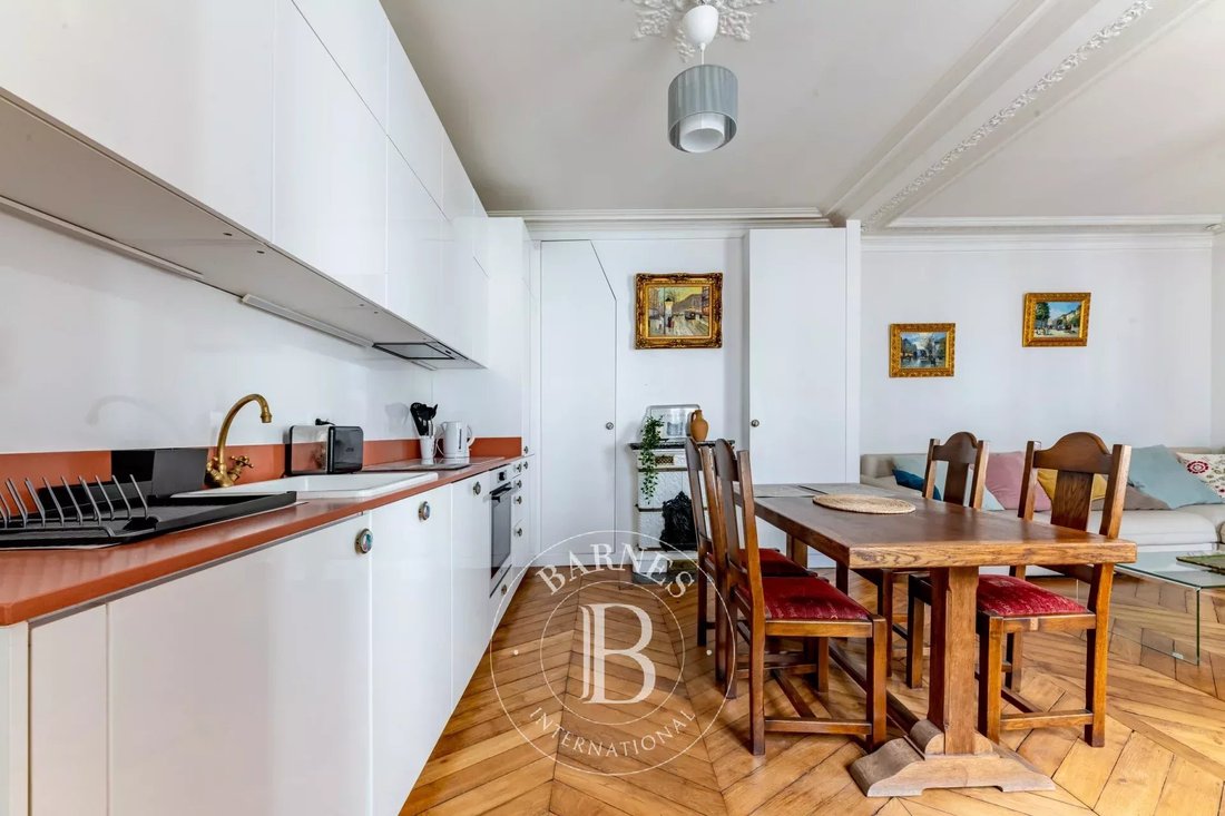 Apartment in Saint Philippe du Roule, Paris 8e Arrondissement, Paris 4 - 19043961