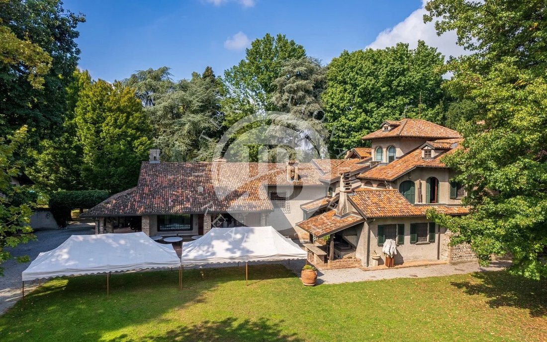 Estate in Truccazzano, Lombardy, Italy 1 - 19044544