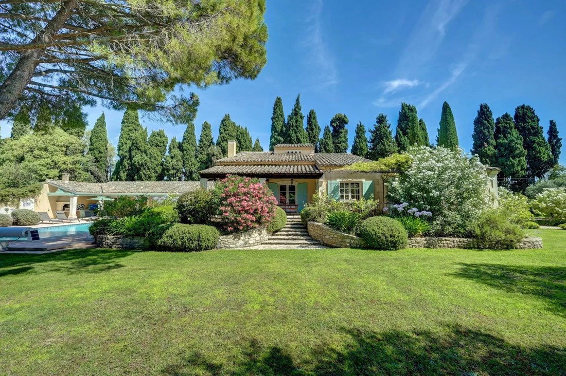Casa di campagna a Saint-Remy-de-Provence, Provenza-Alpi-Costa Azzurra, Francia 1 - 19044311