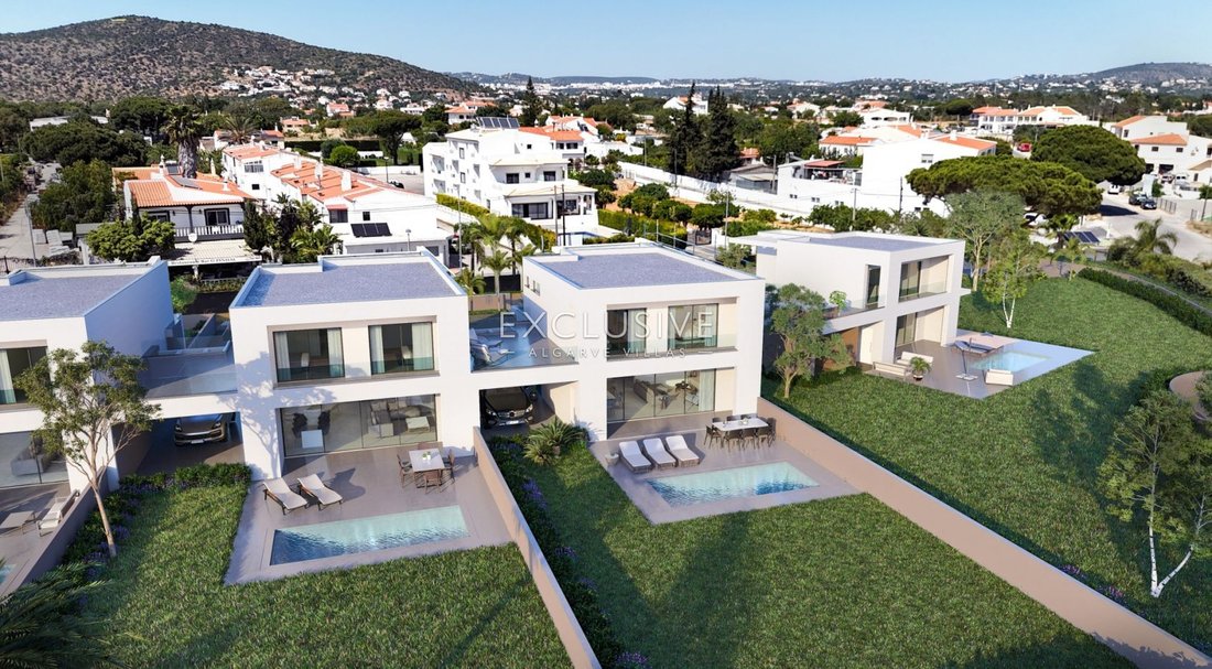 Villa in Quarteira, Algarve, Portugal 1 - 19044654