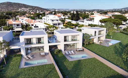 Villa in Quarteira, Algarve, Portugal 1