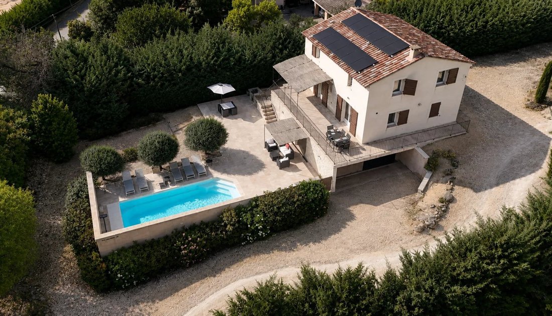 Villa en Apt, Provenza-Alpes-Costa Azul, Francia 1 - 19044378