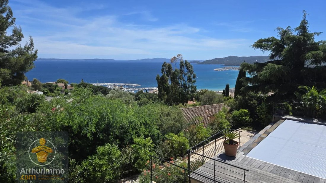 Villa en Le Lavandou, Provenza-Alpes-Costa Azul, Francia 1 - 18558198
