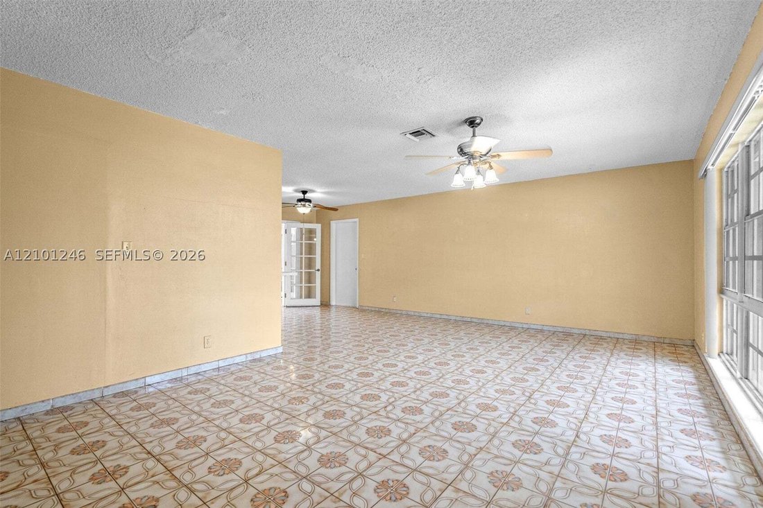House in Miami, Florida, United States 3 - 19043688