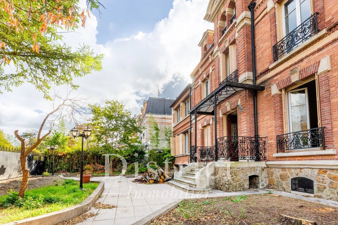 Estate in Saint-Maurice, Ile-de-France, France 1 - 19044457