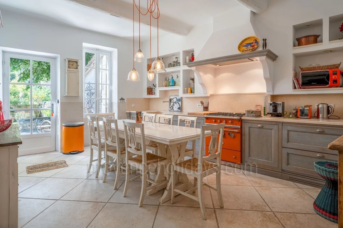 Maison à Alleins, Provence-Alpes-Côte d'Azur, France 3 - 19044063