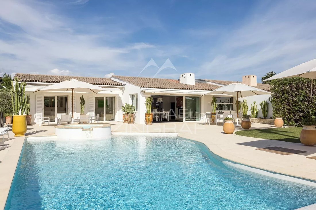 Villa in Vaug, Villeneuve-Loubet, France 1 - 19044398