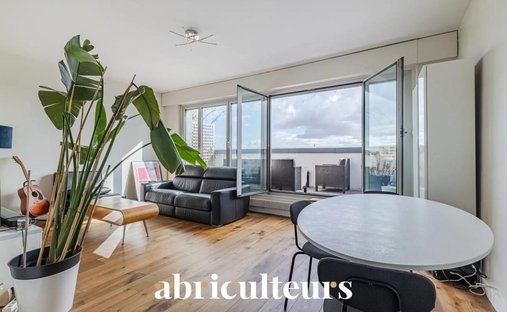 Apartment in Parchamp–Albert Kahn, Boulogne-Billancourt, France 1