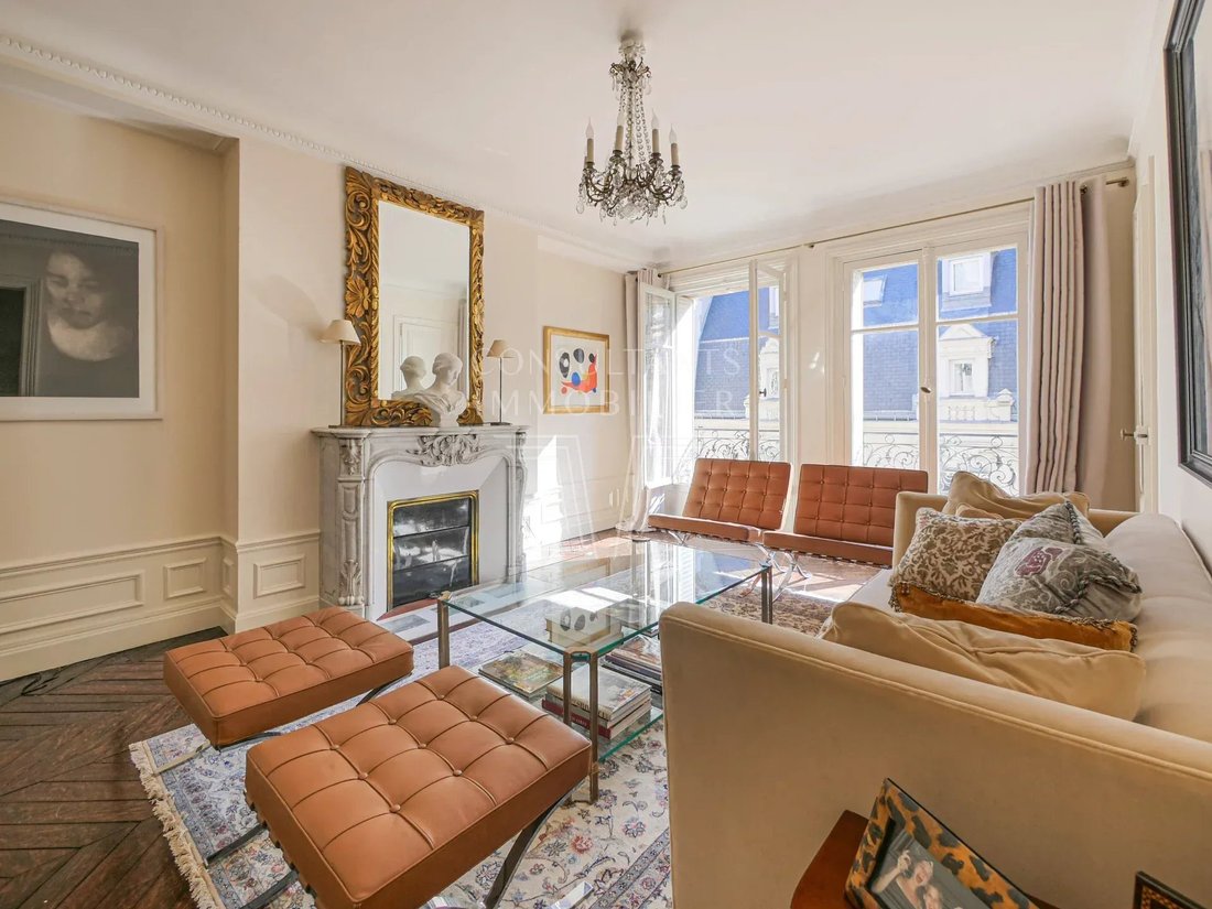 Wohnung in Triangle d'Or, Paris 8e Arrondissement, Paris 1 - 19044209