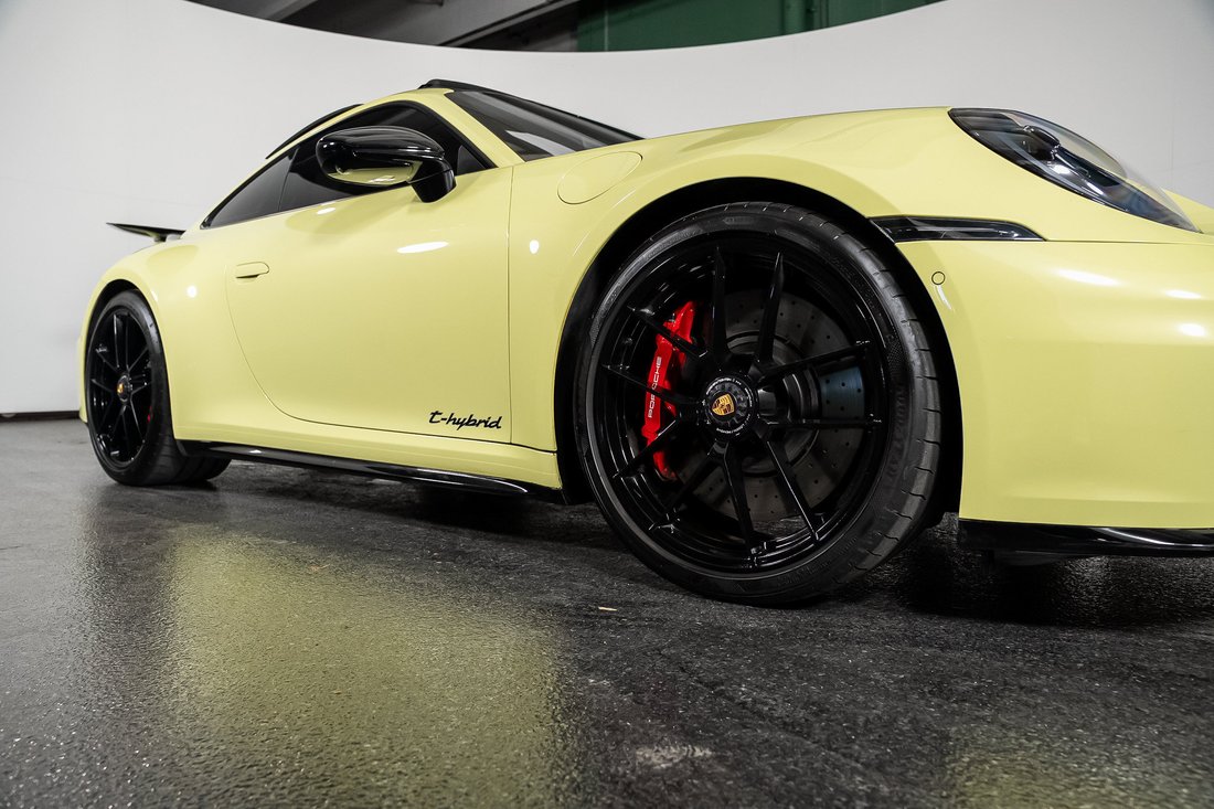 Coupe in Pompano Beach, FL, United States 5 - 19044248