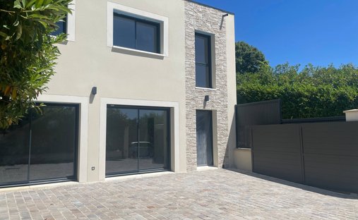 Casa en Villiers-Saint-Frédéric, Isla de Francia, Francia 1