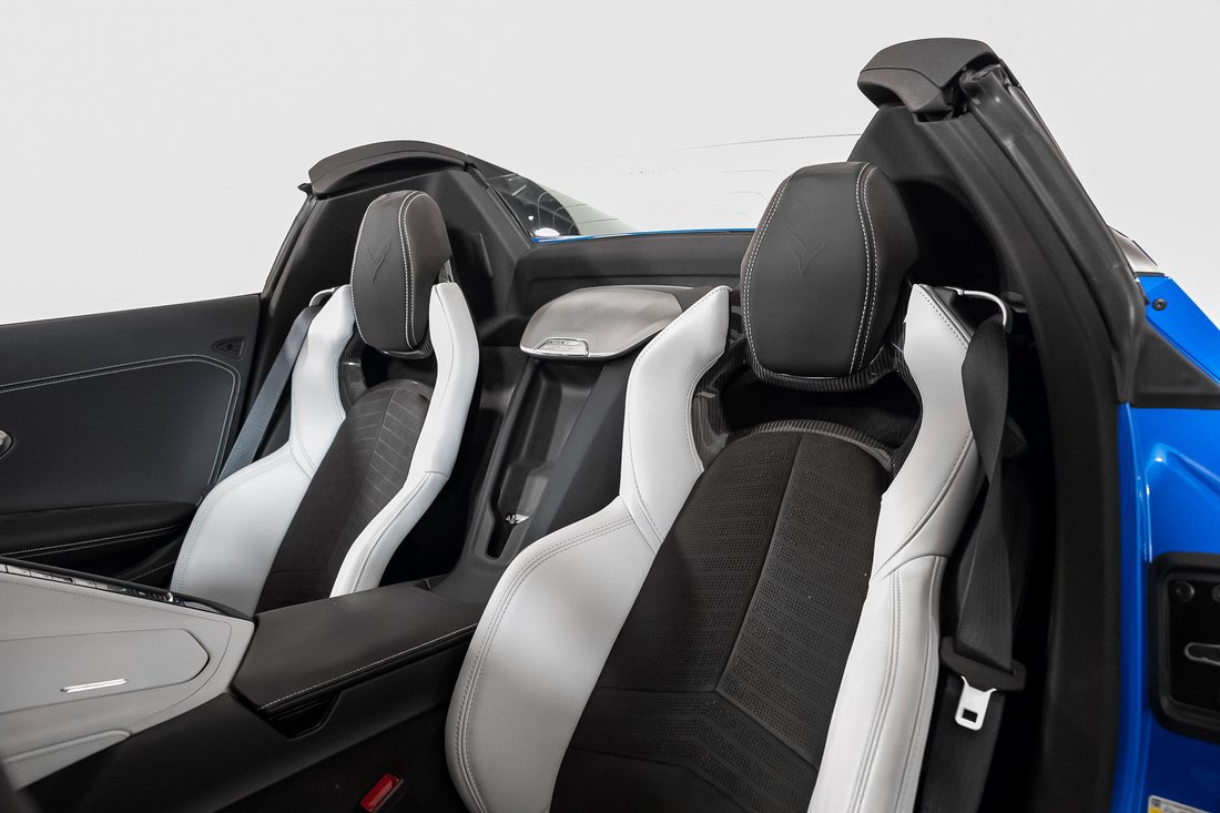 Cabriolet in Pompano Beach, FL, United States 3 - 19044216