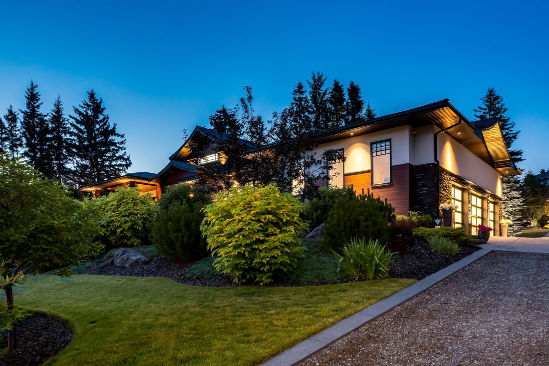 Estate in Calgary, Alberta, Canada 1 - 19043311