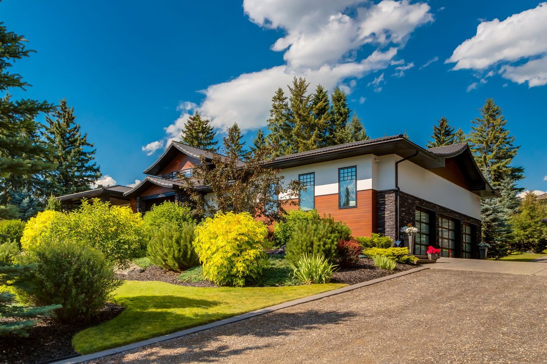 Estate in Calgary, Alberta, Canada 2 - 19043311