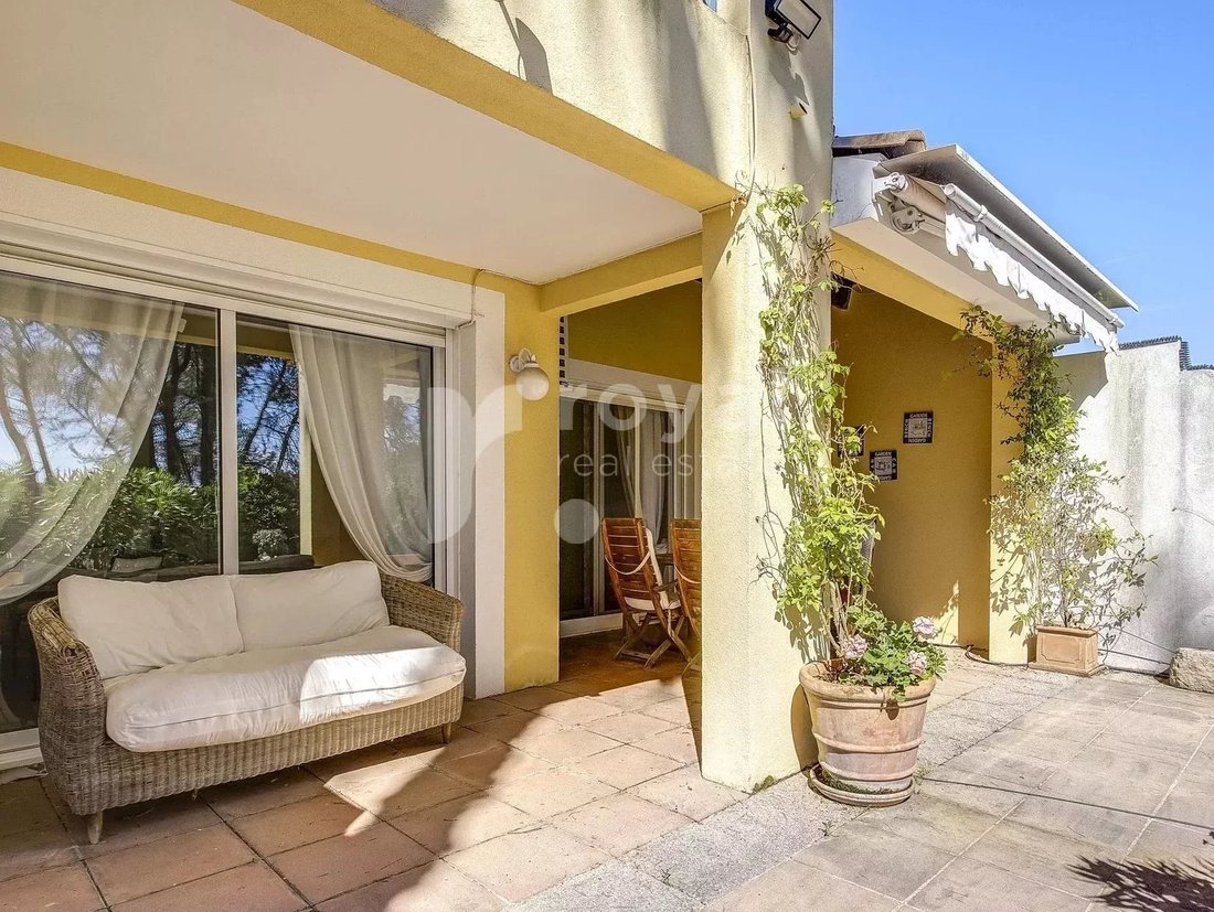 Villa in La Roquette-sur-Siagne, Provence-Alpes-Côte d'Azur, France 4 - 19044535