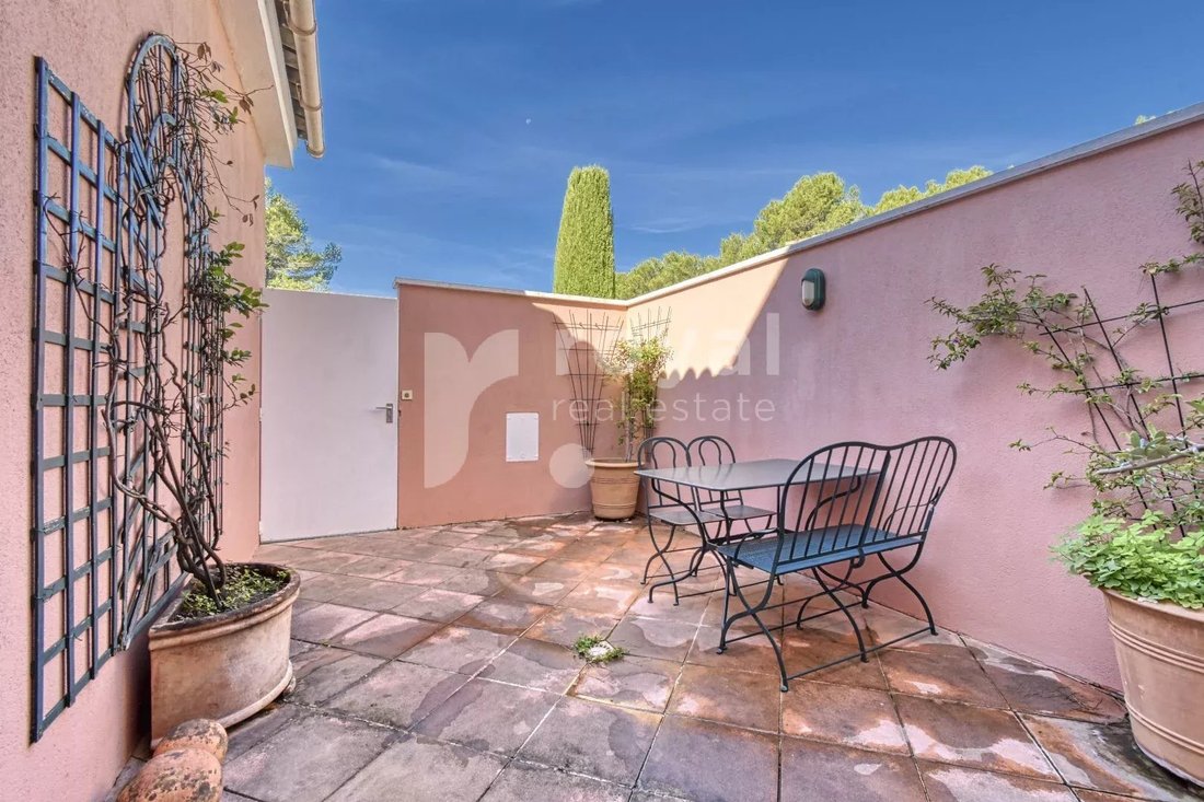 House in Mougins, Provence-Alpes-Côte d'Azur, France 4 - 19044530