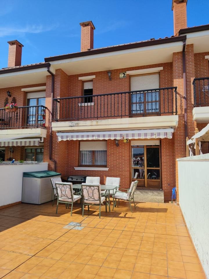 Townhouse in Castro-Urdiales, Cantabria, Spain 2 - 19044056