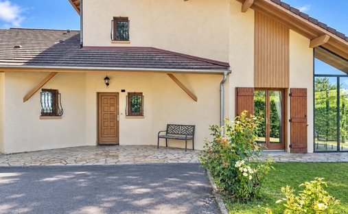 House in Contamine-sur-Arve, Auvergne-Rhône-Alpes, France 1