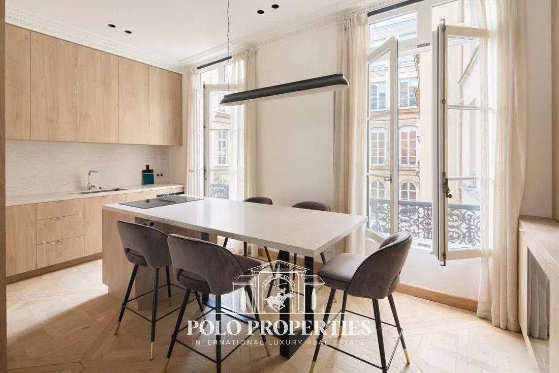 Apartment in Invalides, Paris 7e Arrondissement, Paris 4 - 19044197