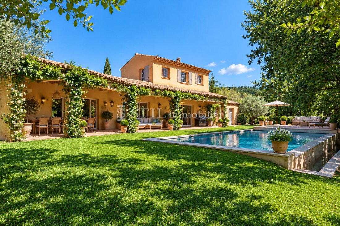 Villa in Le Plan-de-la-Tour, Provence-Alpes-Côte d'Azur, France 1 - 19044346