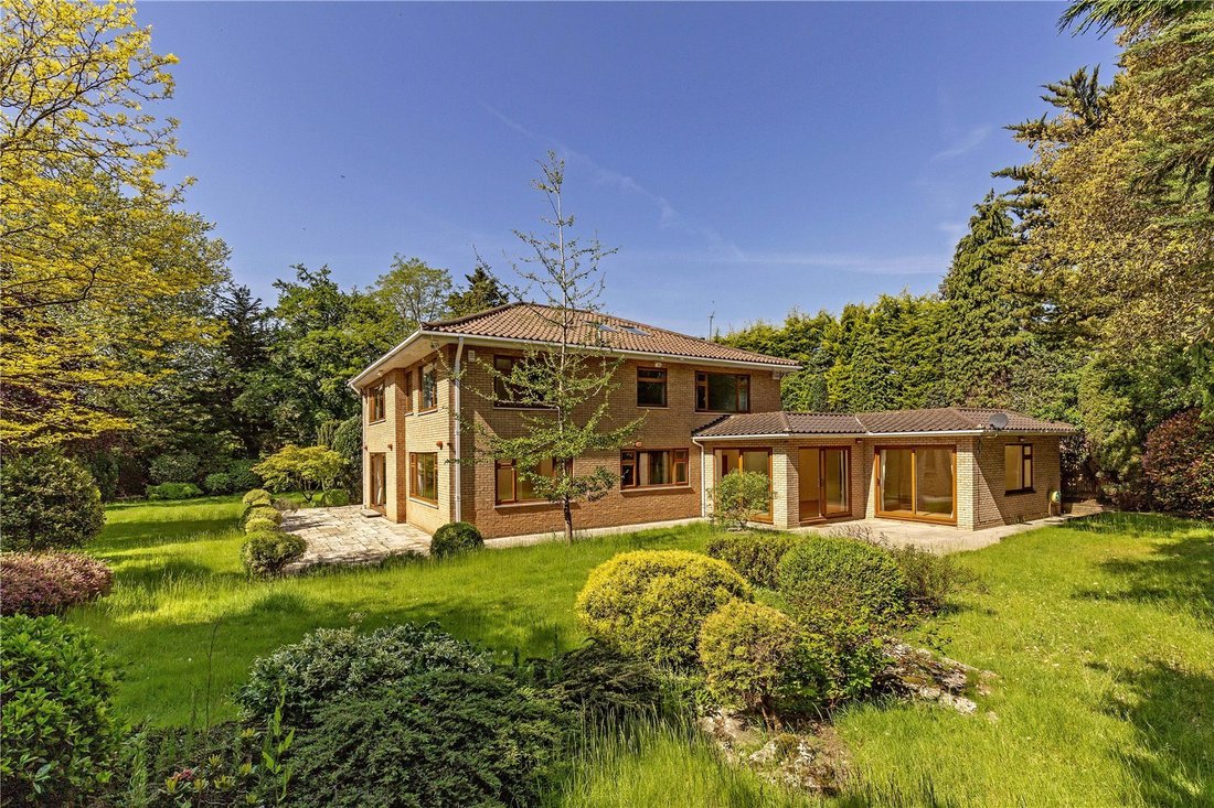 Haus in Coombe, Royal Borough of Kingston upon Thames, England 1 - 19044186