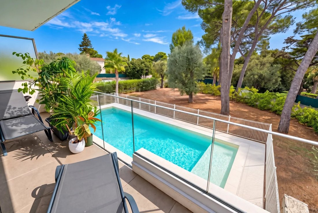 Apartment in Blanchisserie, Le Cannet, France 2 - 19043775